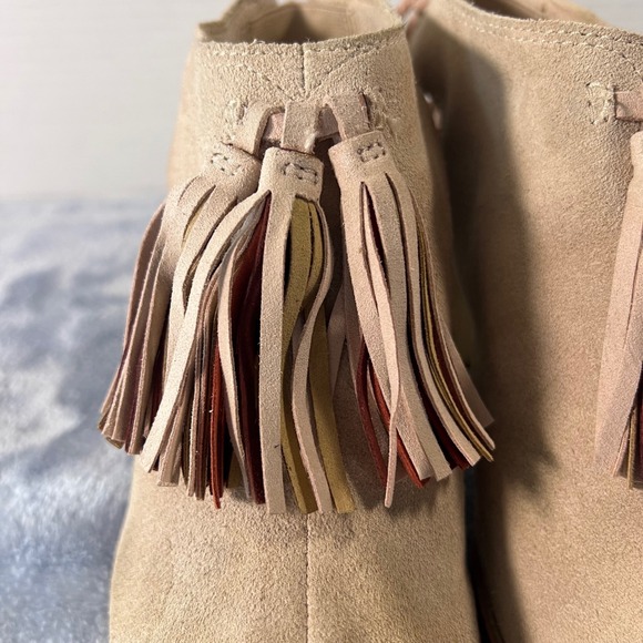 Toms Elba Peep Toe Booties Chunky Heel shoes with Tassels Apricot Suede‎ sz 6 - Picture 3 of 10